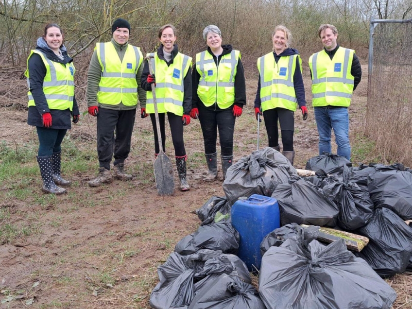 An intrepid group of ‘Prime Pickers’ went riverside this week to clean up debris following recent flooding in Upton-upon-Severn, Worcestershire.